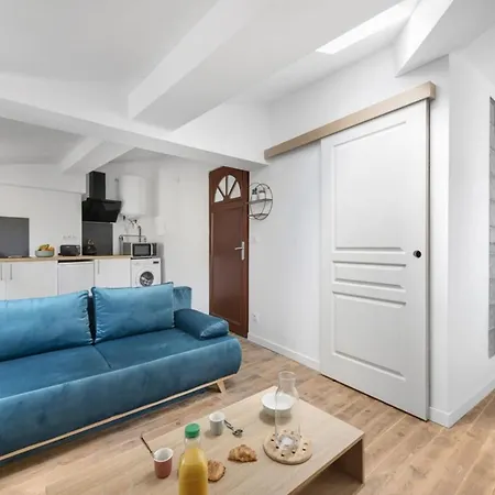 Apartment Bright 25 M Studio In The Town Centre *